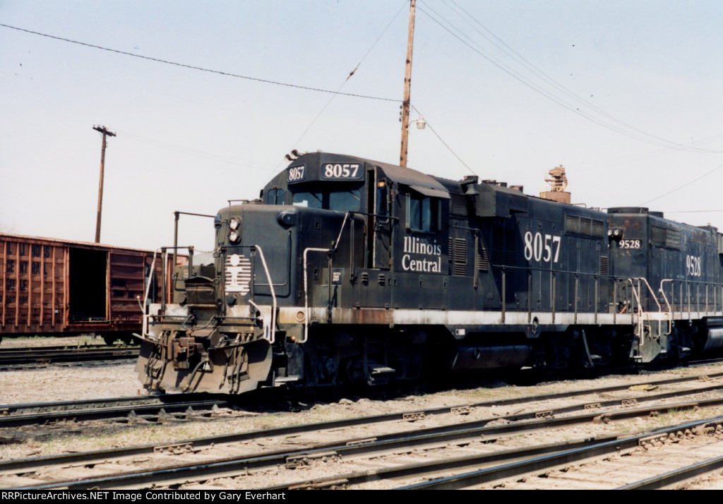 IC GP10 #8057 - Illinois Central